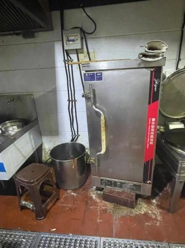 牆壁油汙
